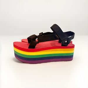 🌈 TEVA FLATFORM UNIVERSAL STRIPE RAINBOW PRIDE PLATFORM SANDAL US 8 🌈